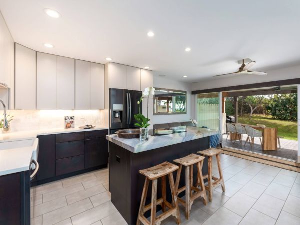 Lahaina Vacation Condo Three Bedroom Ocean Views