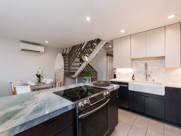 Lahaina Vacation Condo Three Bedroom Ocean Views