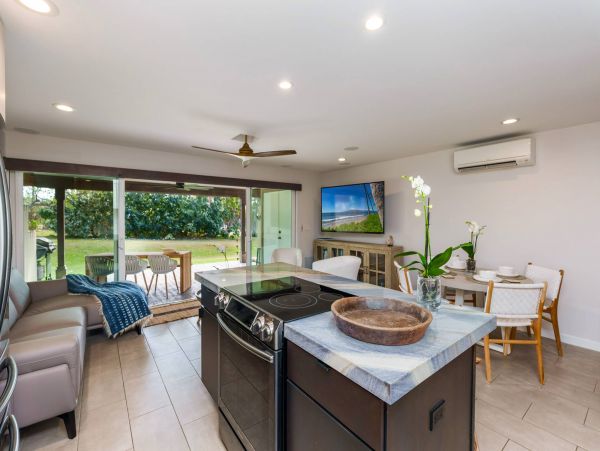 Lahaina Vacation Condo Three Bedroom Ocean Views
