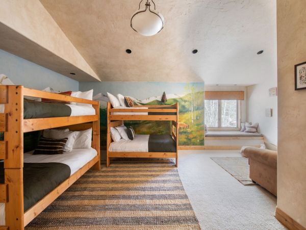 Luxury Breckenridge Vacation Home Mountain Views Eight Bedroom
