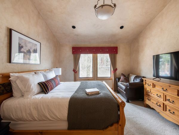 Luxury Breckenridge Vacation Home Mountain Views Eight Bedroom