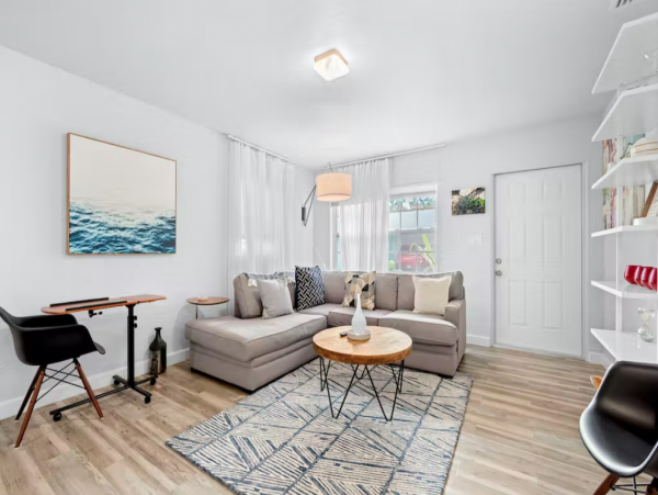 Lovely Two Bedroom Vacation Home Single-Level Sleeps 6 Guests