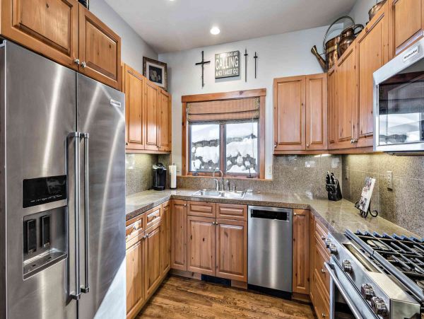 Luxury Arrowhead Vacation Home Four Bedroom Mountain Views