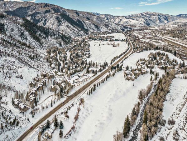 Luxury Arrowhead Vacation Home Four Bedroom Mountain Views
