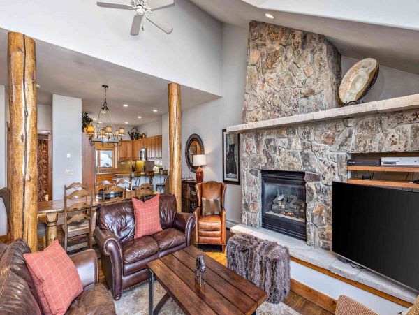 Luxury Arrowhead Vacation Home Four Bedroom Mountain Views