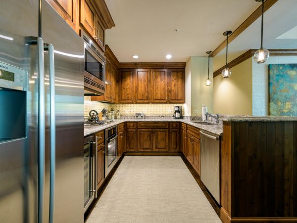 Luxury Vacation Rental in Vail  Ski-In Ski-Out Mountain Retreat