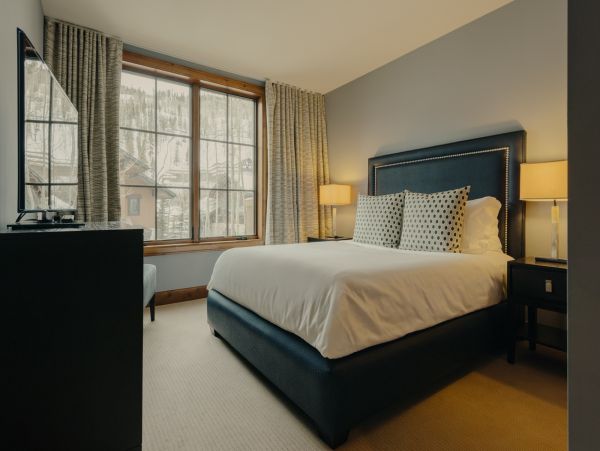 Luxury Vacation Rental in Vail  Ski-In Ski-Out Mountain Retreat