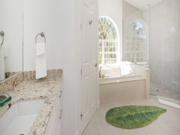 Grand Cayman Vacation Home Four Bedroom on Beach