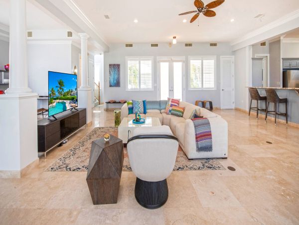 Grand Cayman Vacation Home Four Bedroom on Beach