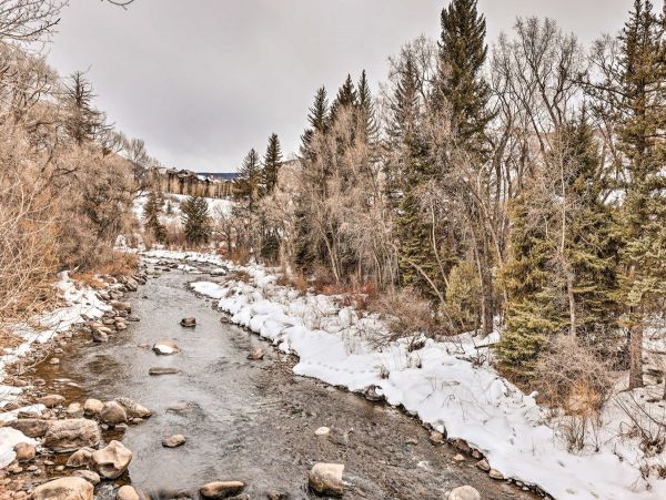 Scenic Avon Condo: Perfect for Beaver Creek Adventures