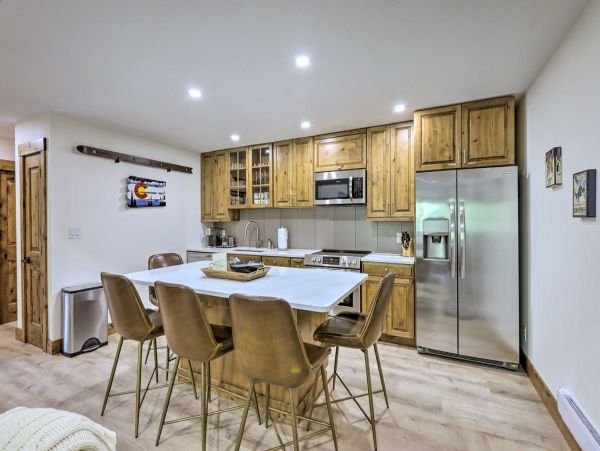 Scenic Avon Condo: Perfect for Beaver Creek Adventures
