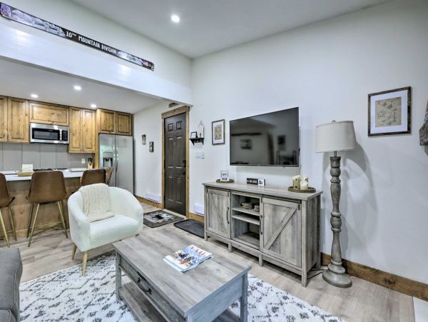 Scenic Avon Condo: Perfect for Beaver Creek Adventures