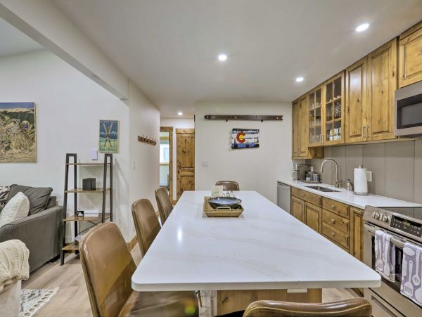 Scenic Avon Condo: Perfect for Beaver Creek Adventures