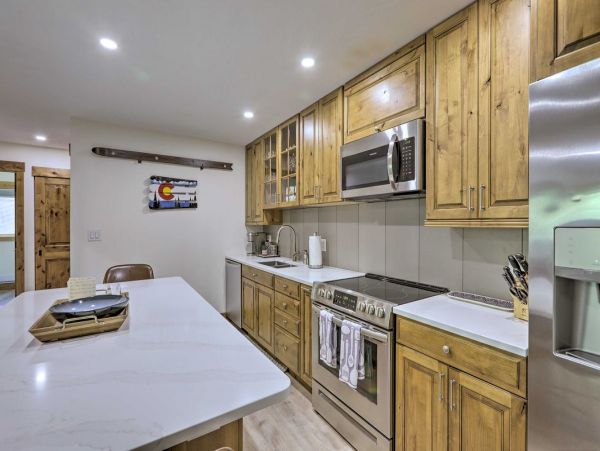 Scenic Avon Condo: Perfect for Beaver Creek Adventures