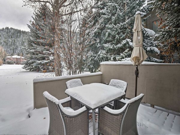 Eagle-Vail 4 Bedroom Vacation Home Shuttle to Lifts