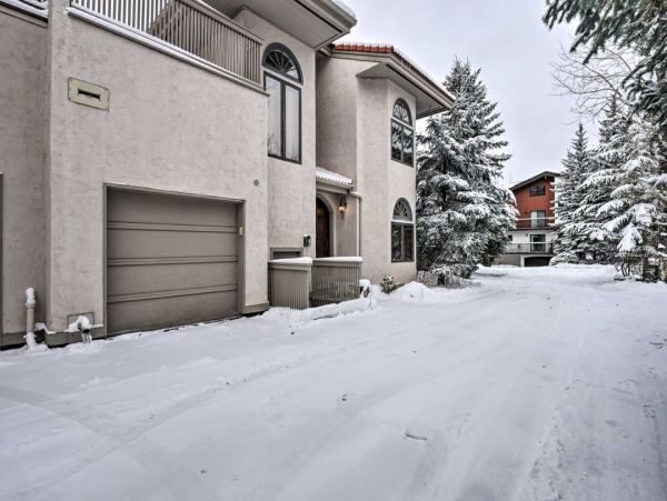 Eagle-Vail 4 Bedroom Vacation Home Shuttle to Lifts