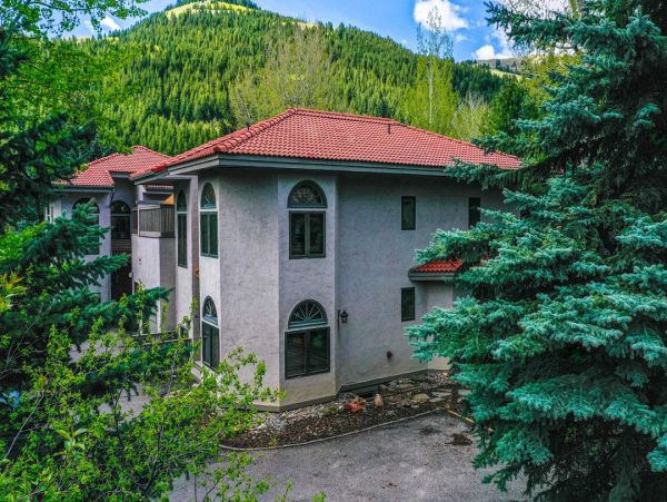 Eagle-Vail 4 Bedroom Vacation Home Shuttle to Lifts