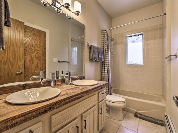 Eagle-Vail 4 Bedroom Vacation Home Shuttle to Lifts