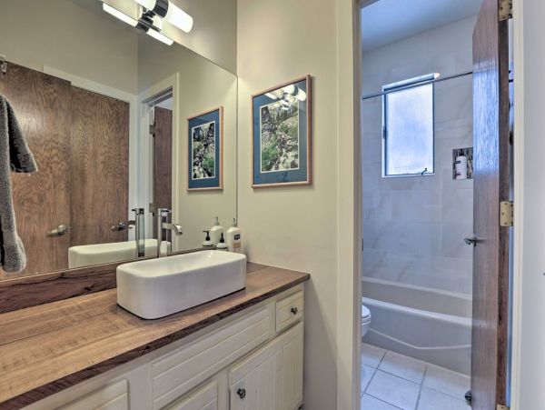 Eagle-Vail 4 Bedroom Vacation Home Shuttle to Lifts