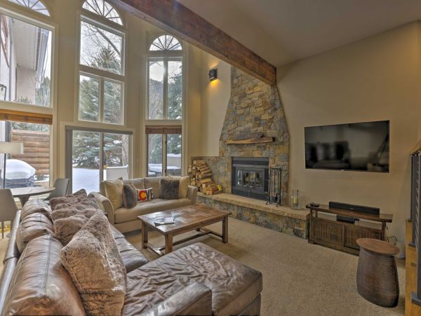 Eagle-Vail 4 Bedroom Vacation Home Shuttle to Lifts
