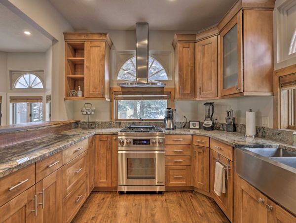 Eagle-Vail 4 Bedroom Vacation Home Shuttle to Lifts