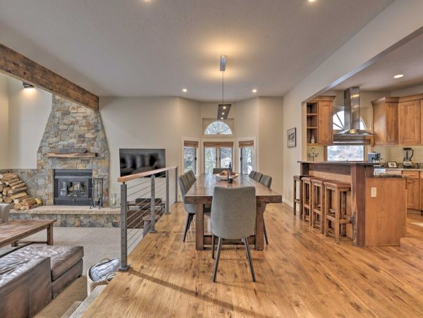 Eagle-Vail 4 Bedroom Vacation Home Shuttle to Lifts