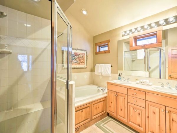 Edwards Vacation Home Mountain Views Four Bedroom