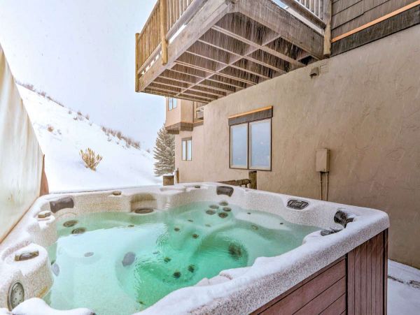 Edwards Vacation Home Mountain Views Four Bedroom
