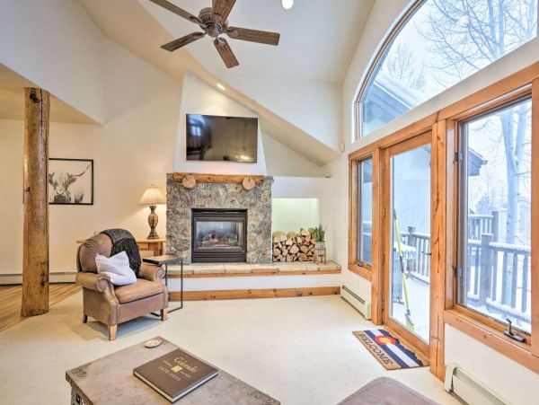 Edwards Vacation Home Mountain Views Four Bedroom