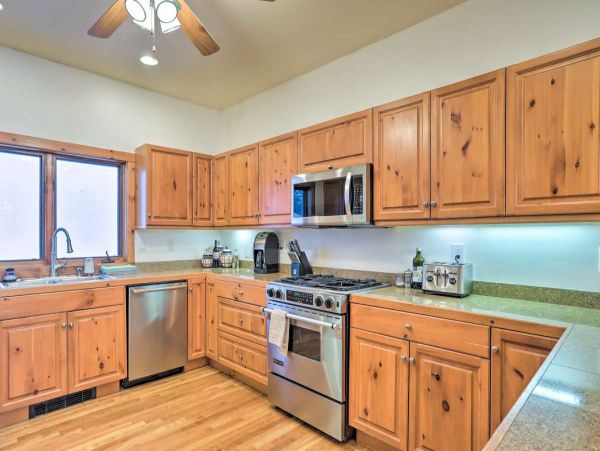 Edwards Vacation Home Mountain Views Four Bedroom