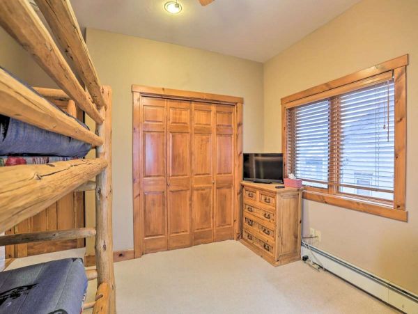 Edwards Vacation Home Mountain Views Four Bedroom