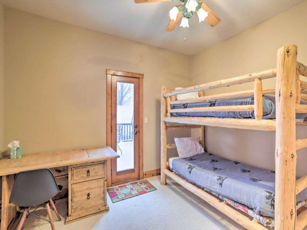 Edwards Vacation Home Mountain Views Four Bedroom