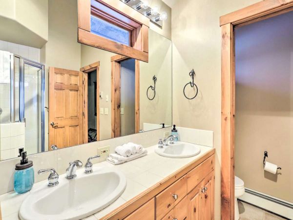 Edwards Vacation Home Mountain Views Four Bedroom