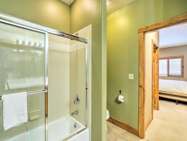 Edwards Vacation Home Mountain Views Four Bedroom