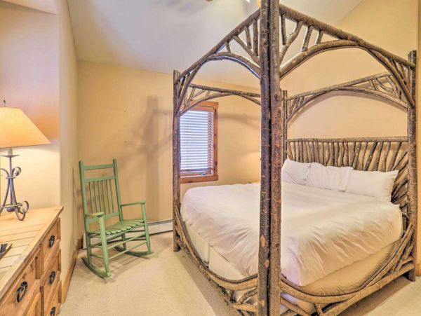 Edwards Vacation Home Mountain Views Four Bedroom