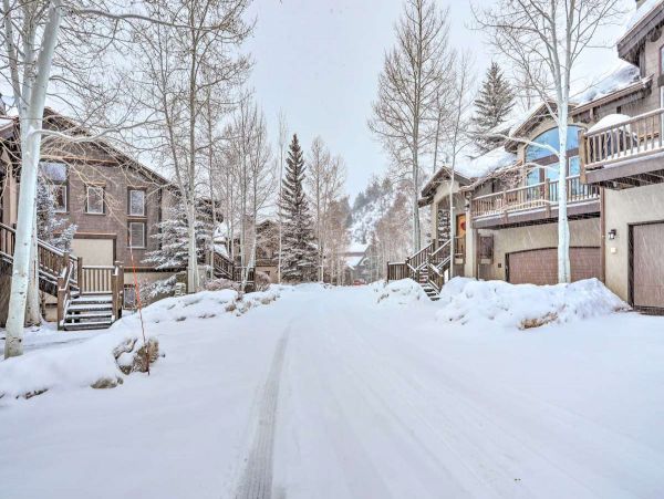 Edwards Vacation Home Mountain Views Four Bedroom