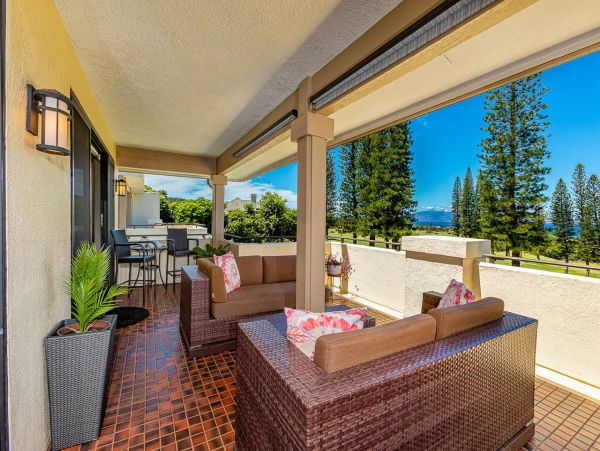 Inviting One Bedroom Rental Well Appointed with Captivating Views!