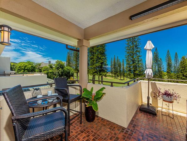Inviting One Bedroom Rental Well Appointed with Captivating Views!