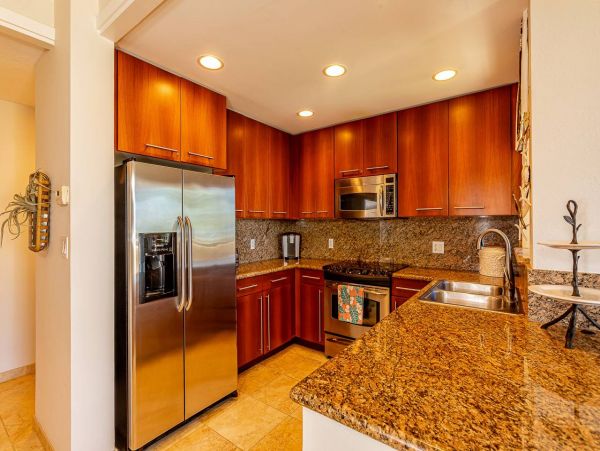 Inviting One Bedroom Rental Well Appointed with Captivating Views!