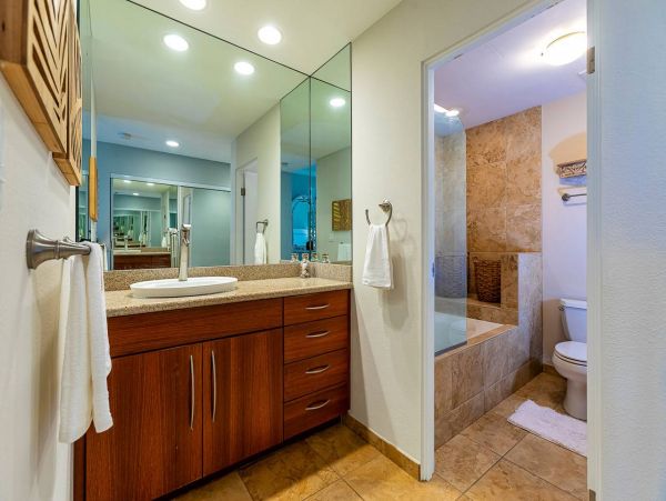 Inviting One Bedroom Rental Well Appointed with Captivating Views!