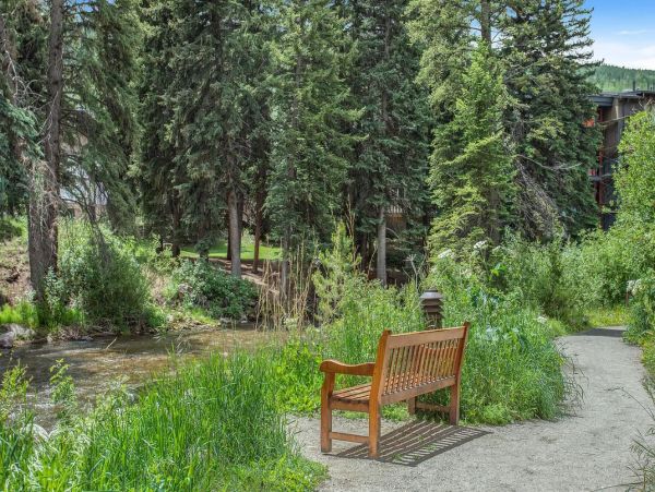 Stunning Four Bedroom Plus Den Vacation Condo in Vail Sleeps 12