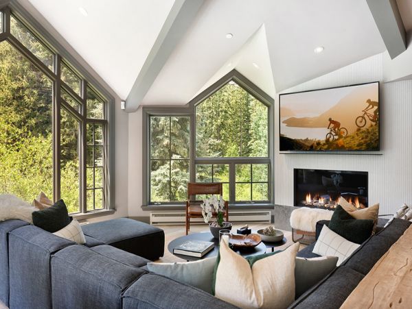 Stunning Four Bedroom Plus Den Vacation Condo in Vail Sleeps 12