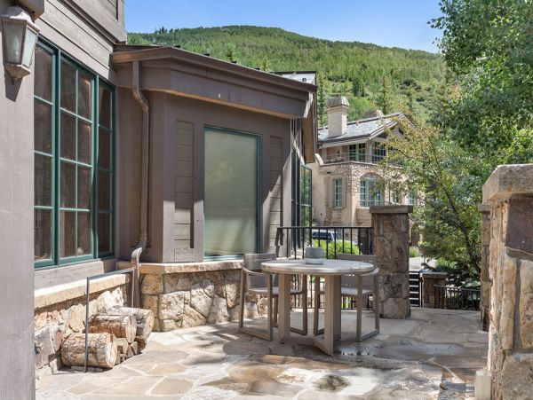 Stunning Four Bedroom Plus Den Vacation Condo in Vail Sleeps 12