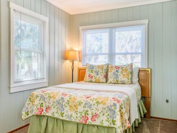 Siesta Key One Bedroom Vacation Rental Close to Beach