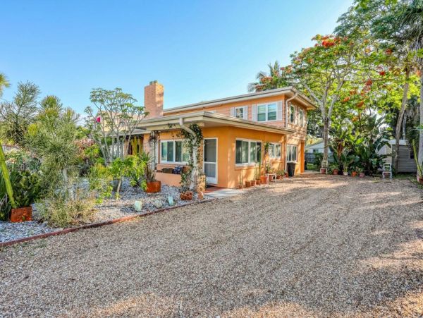 Siesta Key One Bedroom Vacation Rental Close to Beach