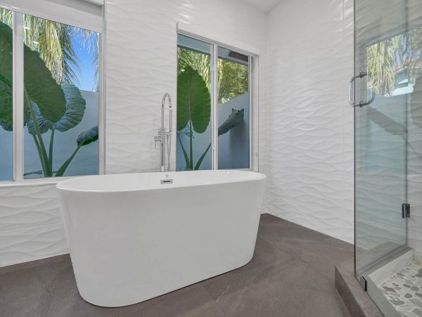 Hollywood Vacation Pool Home Six Bedroom