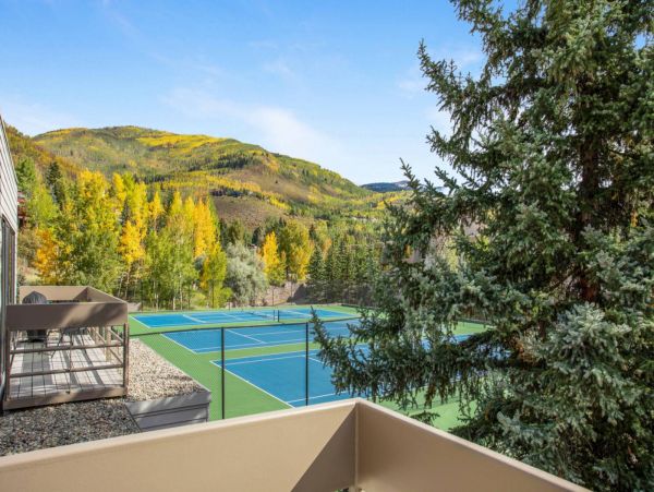 Nice two story unit on the West Vail shuttle