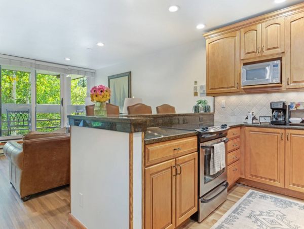 Nice two story unit on the West Vail shuttle