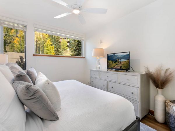 Nice two story unit on the West Vail shuttle