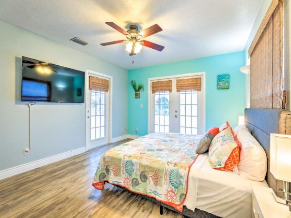 Bradenton 3 Bedroom Home with Canal View & Dock